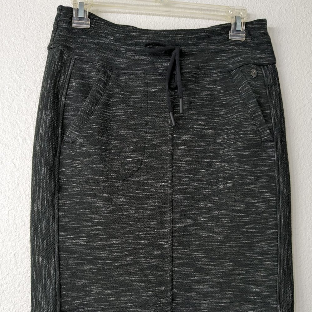Prana Size S comfy drawstring skirt with pockets